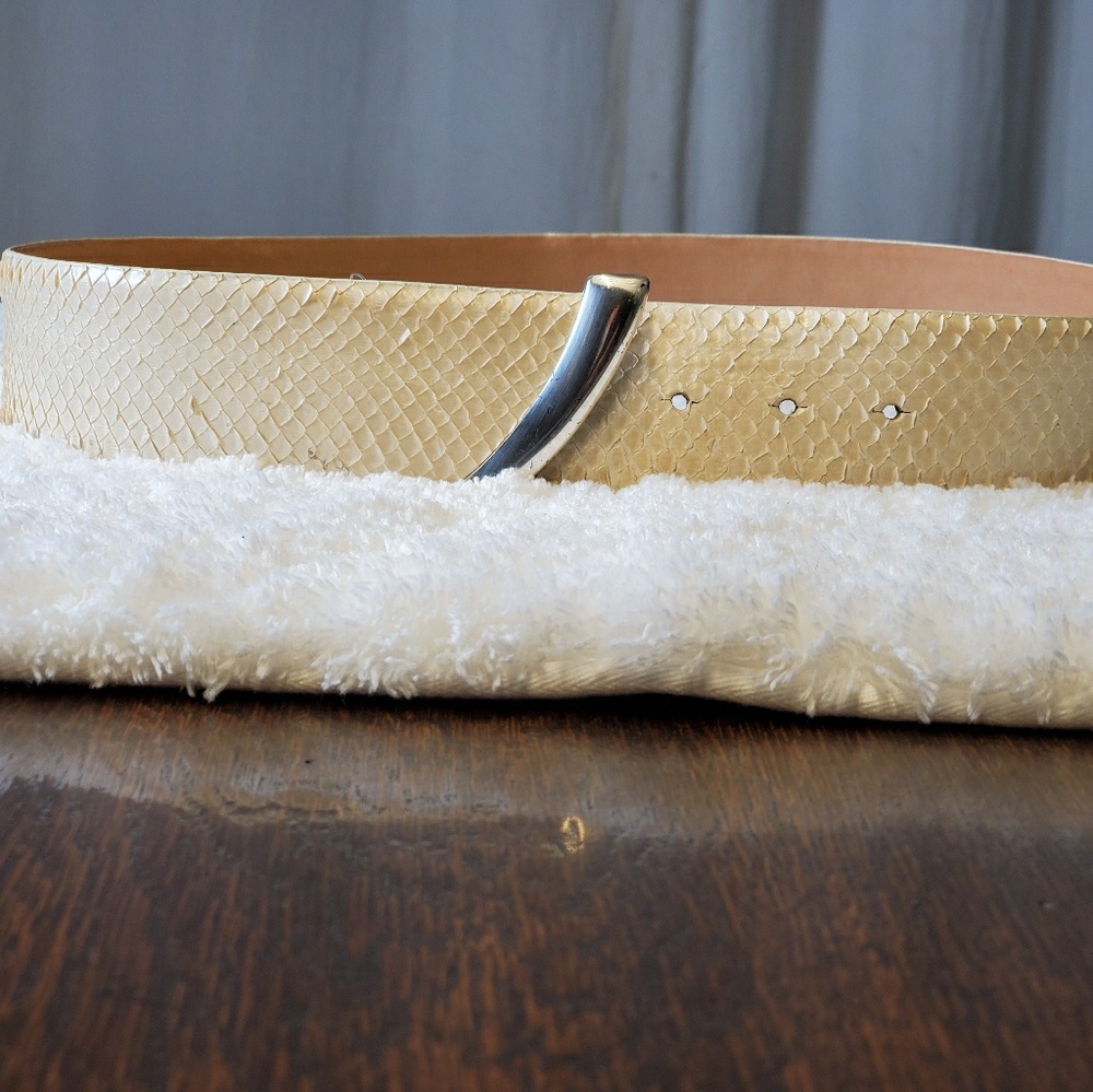 DKNY leather belt